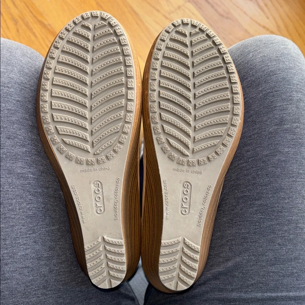 Crocs Tan Brown Wedge Dress Shoes Slip On Comfort Platform 3” Heel Women Size 8 - Picture 10 of 11